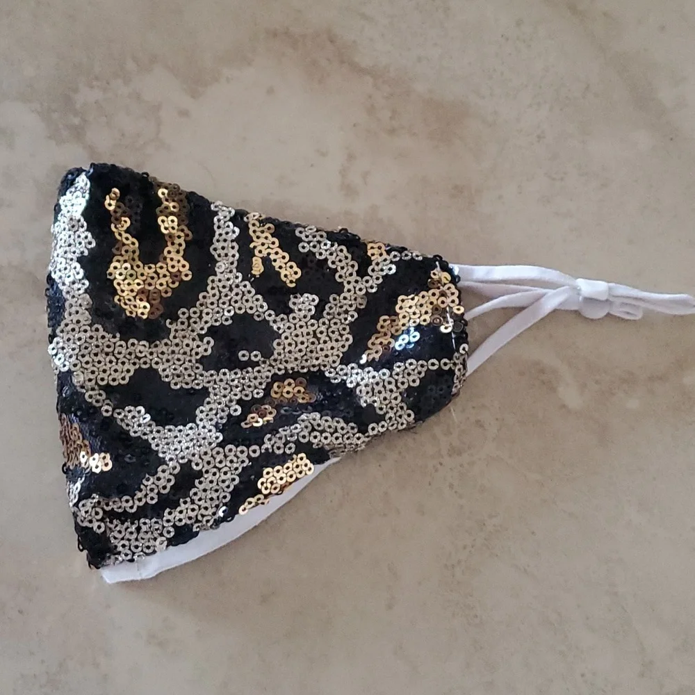 **SALE**Leopard Jeweled Facemask nwot